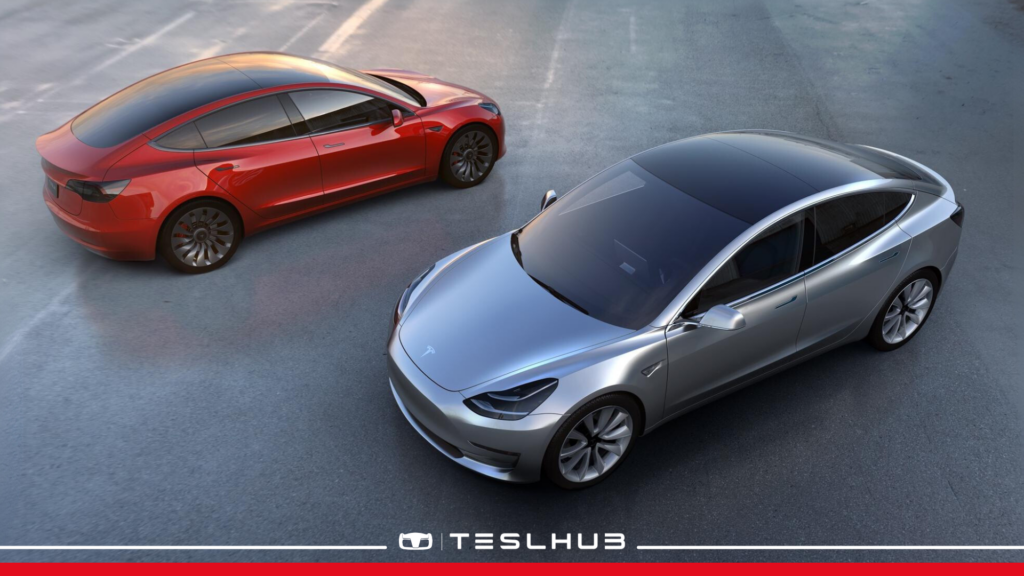 Due Tesla Model 3 a confronto