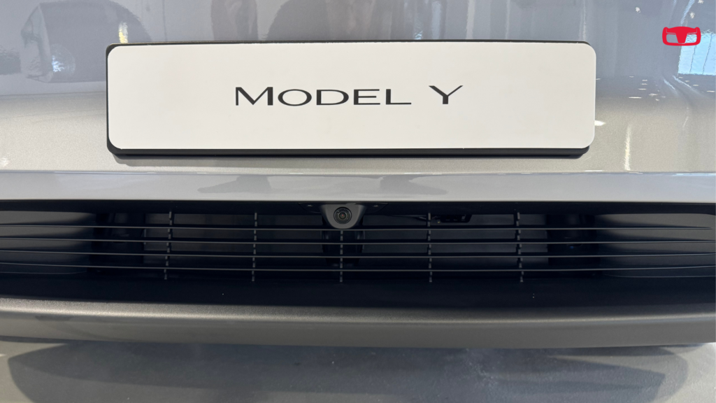 Nuova Tesla Model Y 2025 Juniper Vittuone - nuova telecamera frontale
