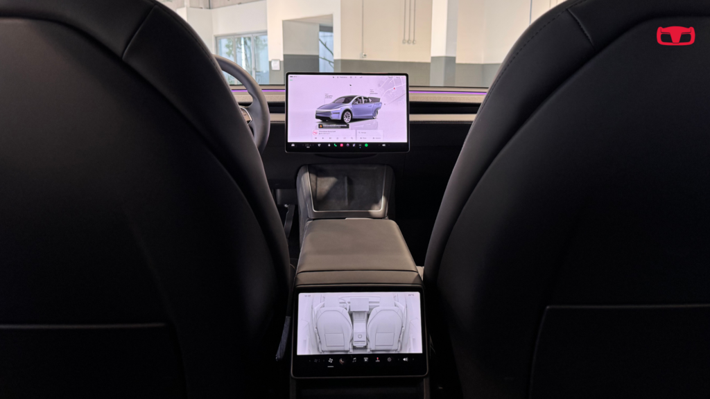 Nuova Tesla Model Y 2025 Juniper Vittuone - display posteriore