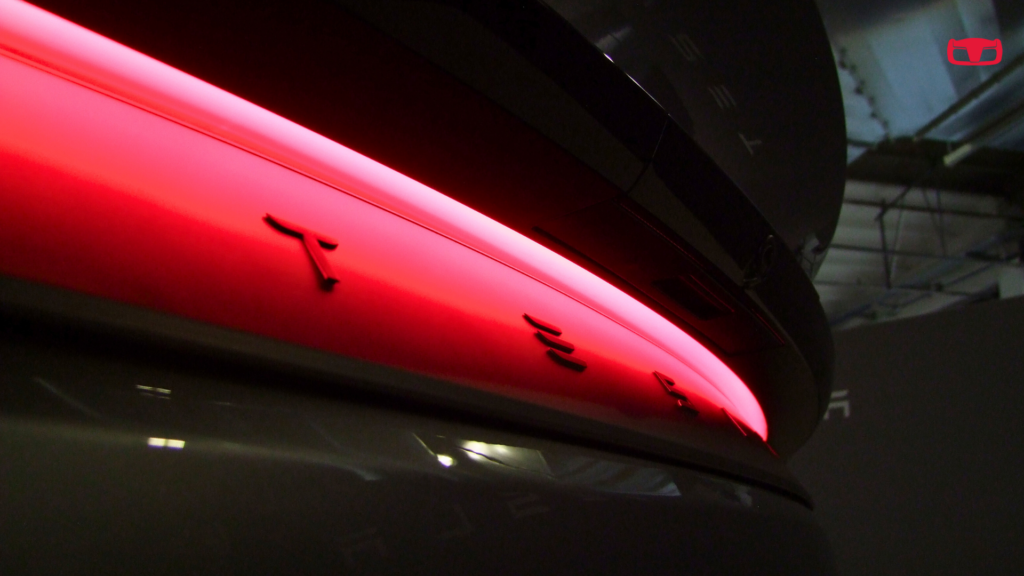 Nuova Tesla Model Y 2025 Juniper dettaglio fari posteriori