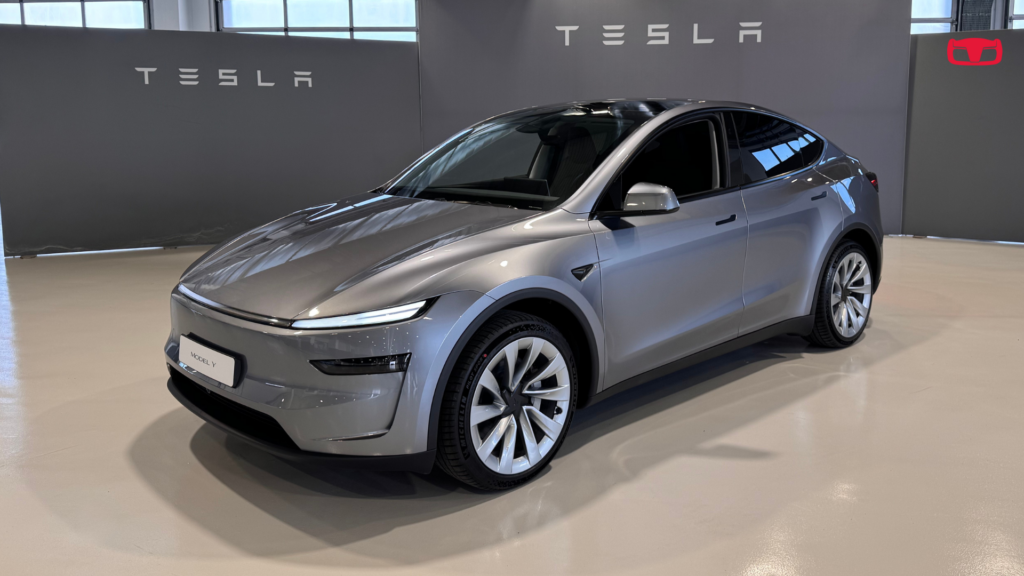 Nuova Tesla Model Y 2025 Juniper Vittuone - laterale
