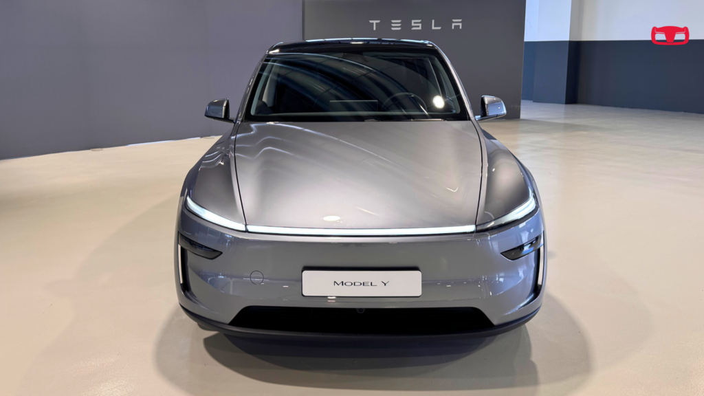 Nuova Tesla Model Y 2025 Juniper Vittuone - frontale