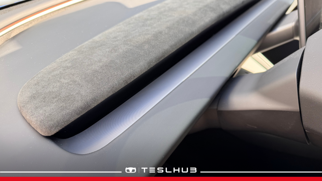 Cover in Alcantara per la Dashboard di Tesla Model 3 Highland