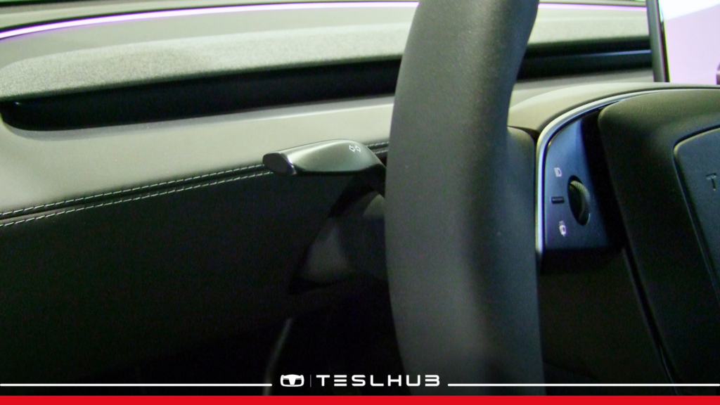Ritorno della leve delle frecce su Tesla Model 3