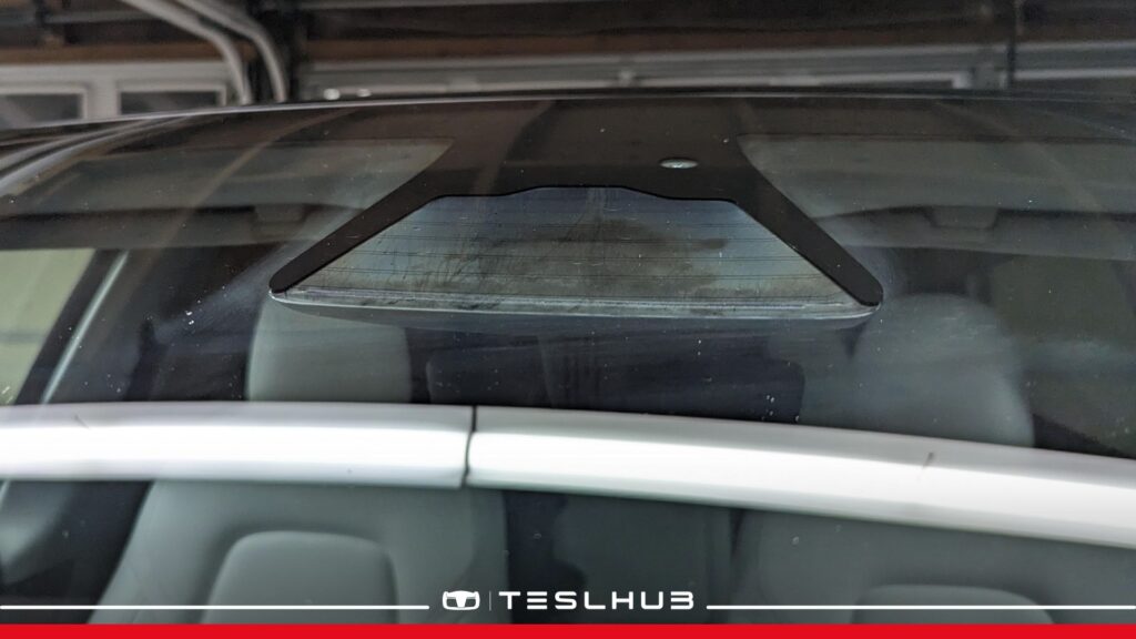 Tesla aggiorna l’alloggiamento delle telecamere frontali su Model Y