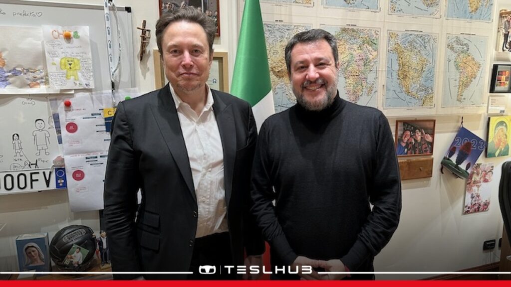 Elon Musk e Matteo Salvini al MIT il 16 dicembre 2023, foto d’archivio