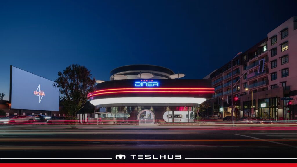 Tesla Diner a Hollywood, copertina del bilancio del primo anno